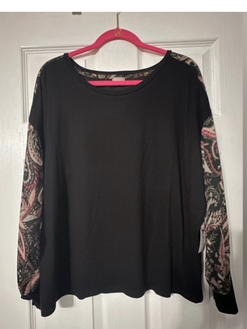 Chico's Size 3 Nwt Black Long-Sleeve Top with Pink Paisley Sleeve Detail